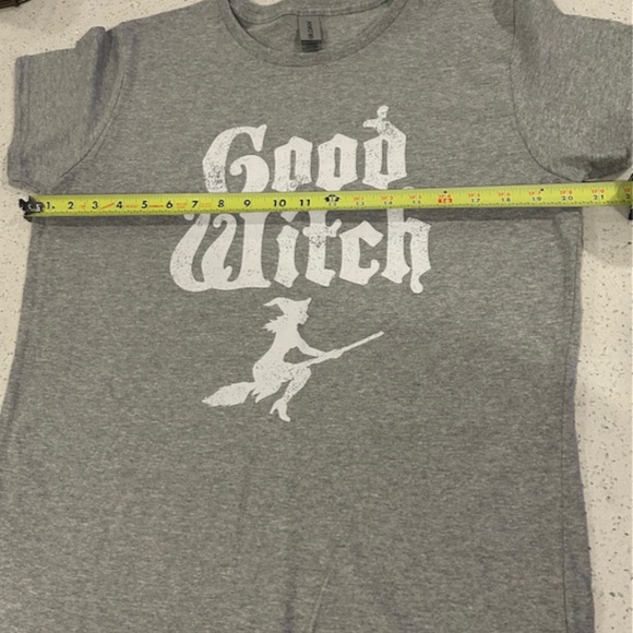 Good Witch Women's Short Sleeve Graphic HALLOWEEN T-shirt Size Large - Picture 5 of 7